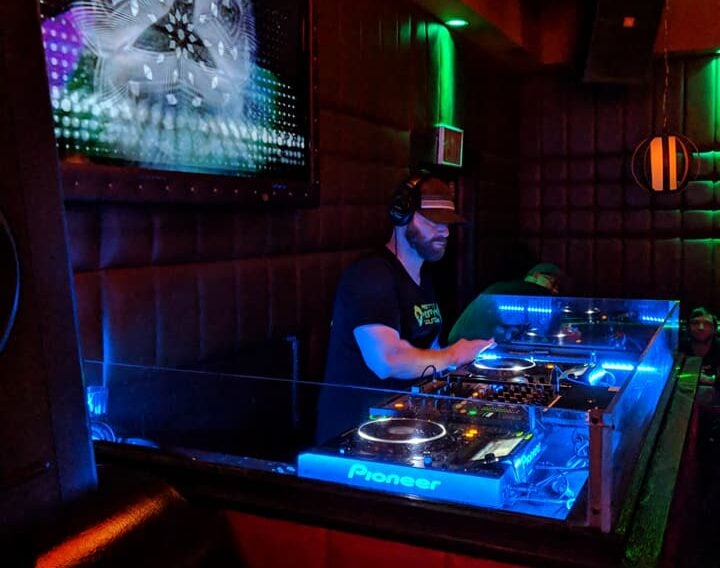 ac-lounge-house-music-fridays